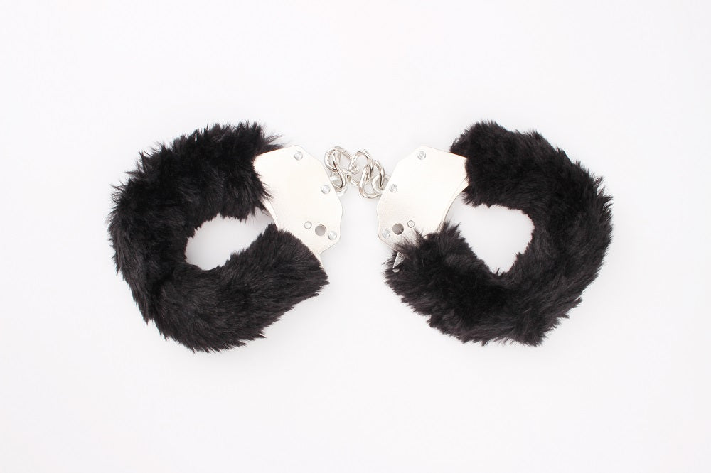 CHISA - Fur-lined Handcuffs 黑色毛毛手扣